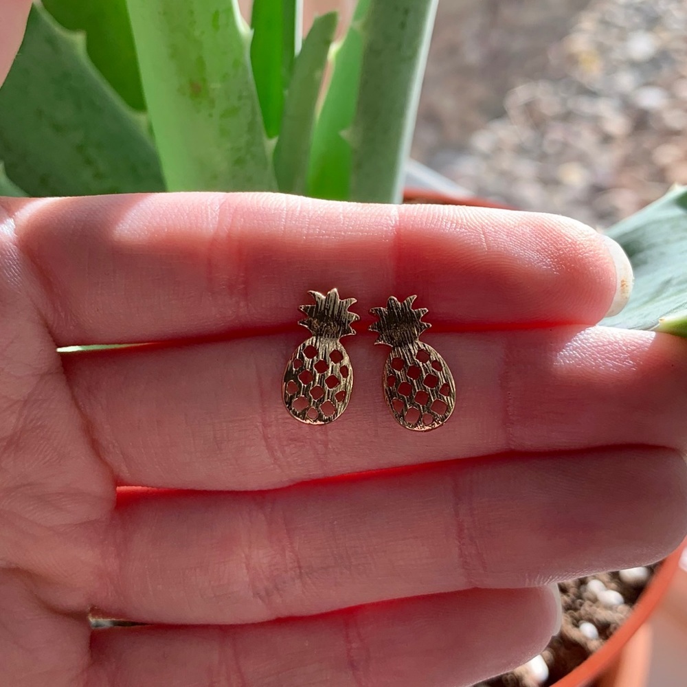 Minimalist pineapple earrings